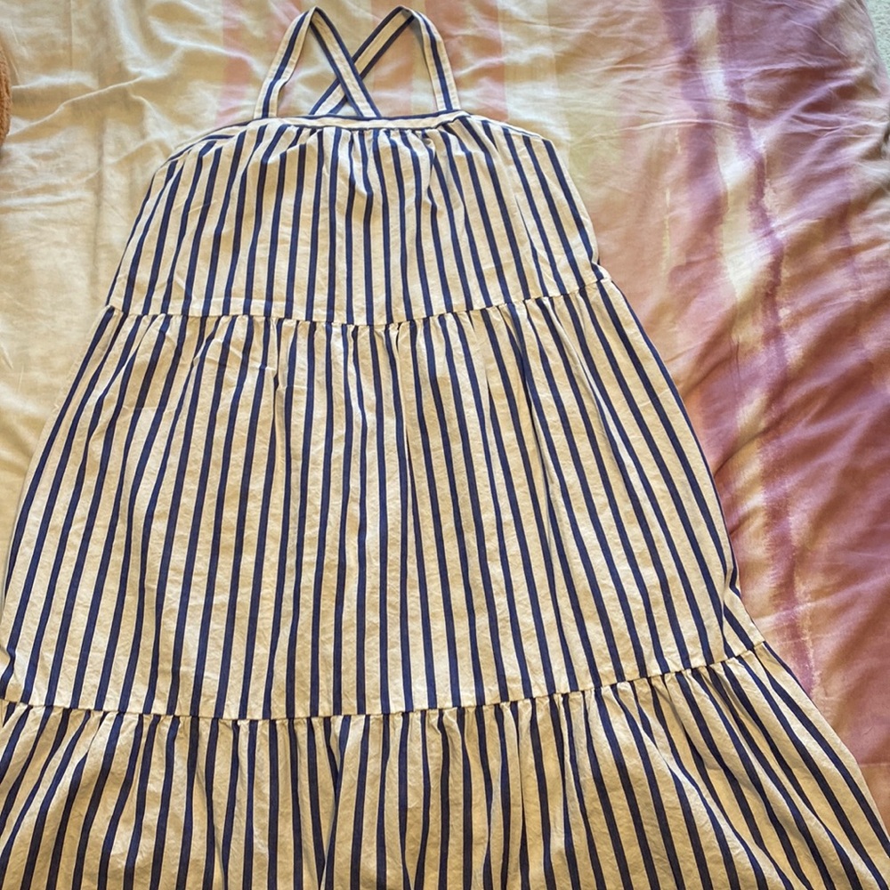 Size large Universal thread sundress